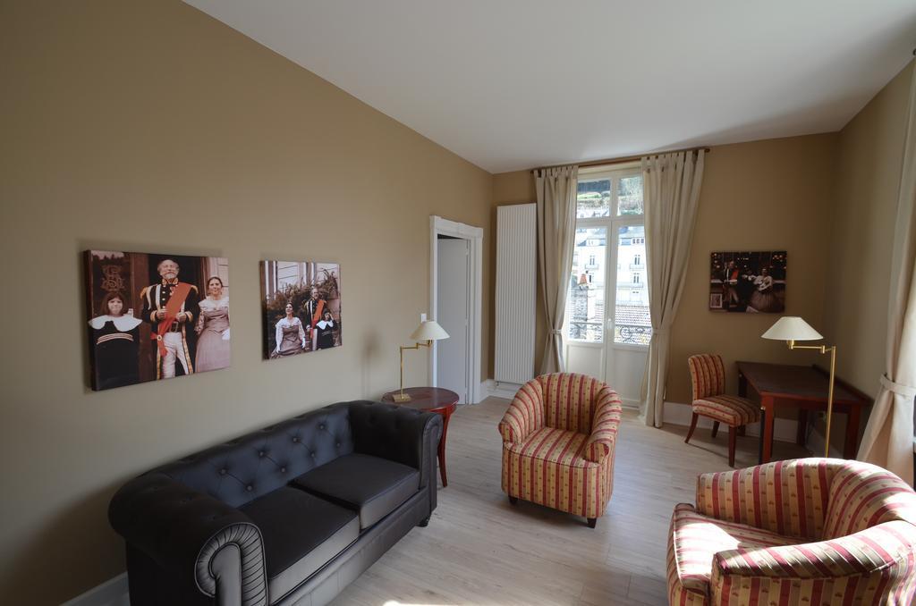 L'Empereur, Sa Femme Et Le Petit Prince Plombières-les-Bains Exterior foto